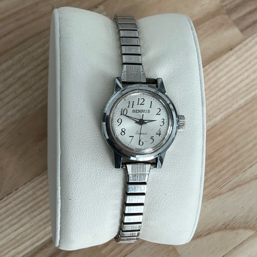 Benrus Ladies Watch Rare Vintage Mechanical Winding 17 Jewels Stretch Bracelet